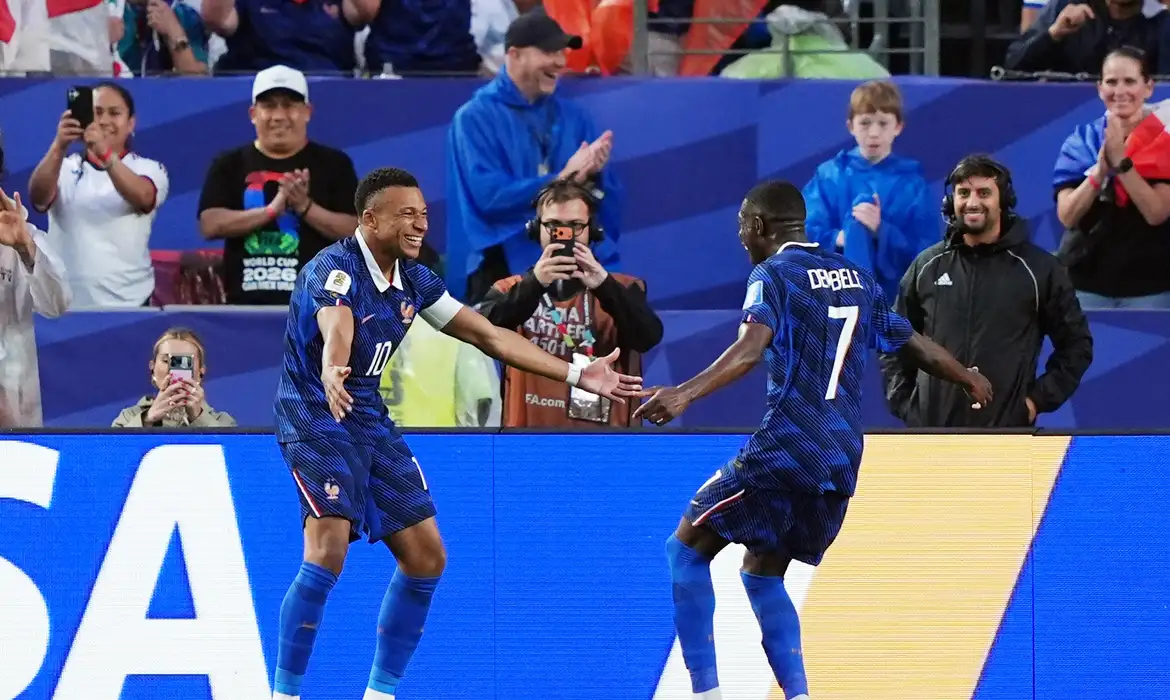 Mbappé brilha, França vence Iraque e garante vaga nas oitavas da Copa do Mundo 2026