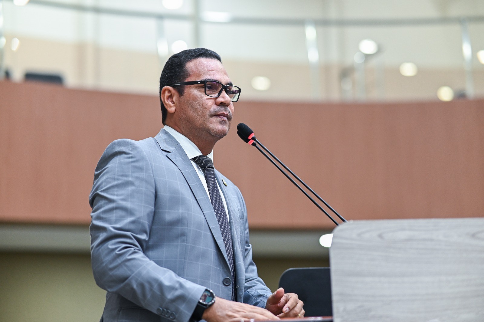 TJ-AM derruba liminar e mantém Jaildo no mandato de vereador